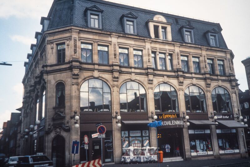Datei:NL-FW 05 0365 KP Schaack Ehemaliges Kaufhaus Tietz 29.5.1990.jpg