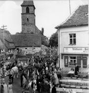 Kirchweih 1949 mit Bäckerei Küffner.jpg