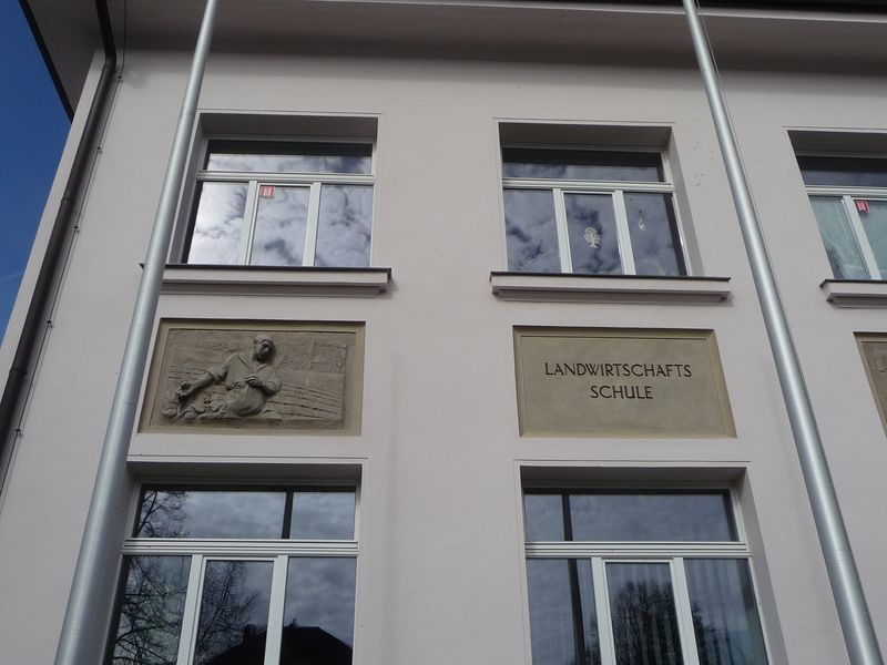 Datei:Landwirtschaftsschule4.jpg