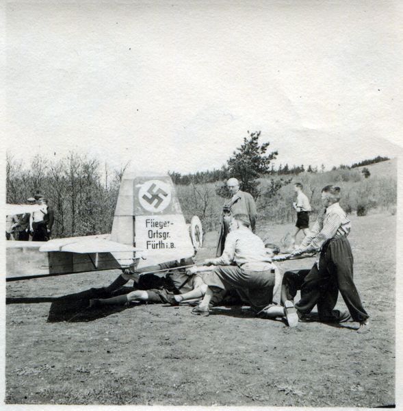 Datei:Flughafen Ortsgruppe Fürth 1940.jpg