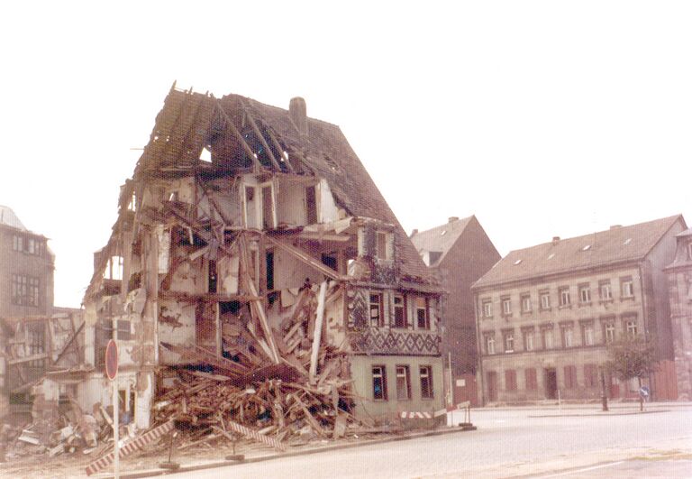 Haus am ehem Löwenplatz 1974 img152.jpg