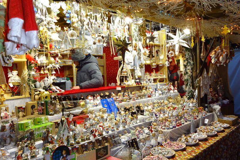 Datei:Weihnachtsmarkt 6 2022.jpg