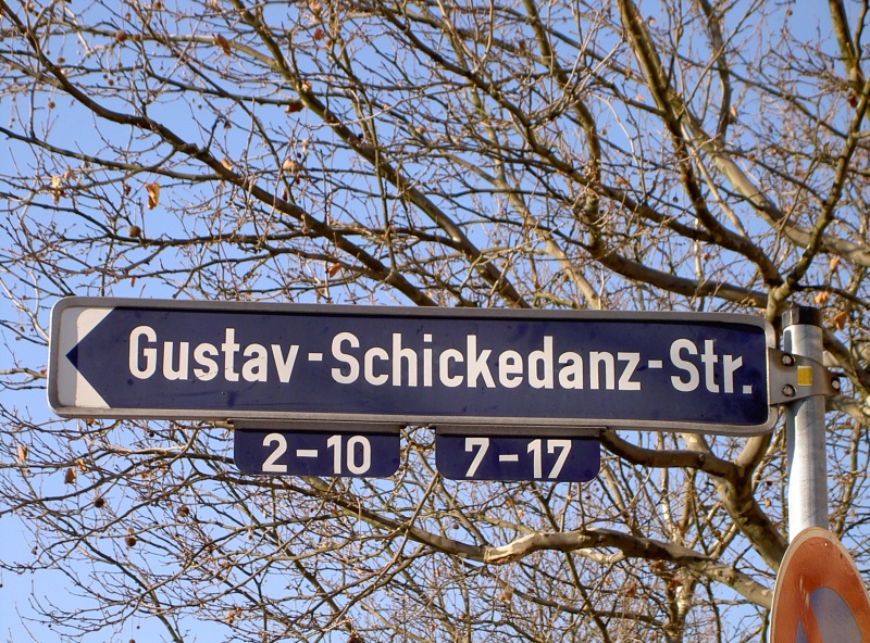 Datei:Gustav-Schickedanz-Straße.JPG