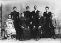 Familie Wettschurek: O. R. v.l. Kathinka, Justine, Johann, Kunigunde. U. R. v.l. Sophie, Anna, Johann Lorenz, Matthias