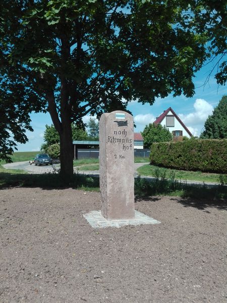 Datei:Flexdorf Säule.jpg